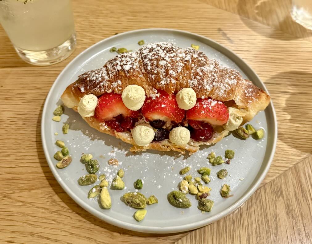 croissant à la framboise kyoto